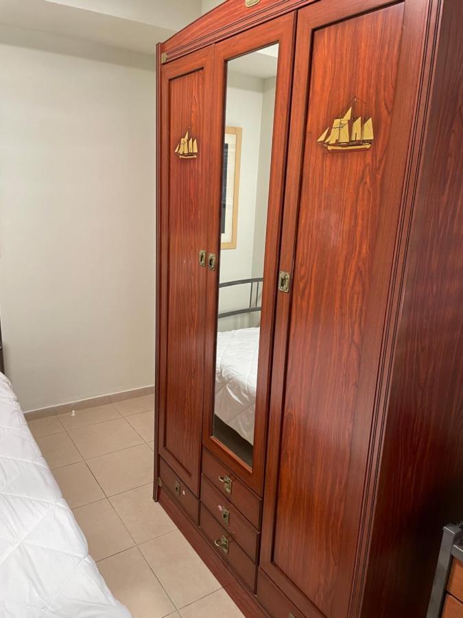 Isralux Apartments Бат Ям Екстериор снимка