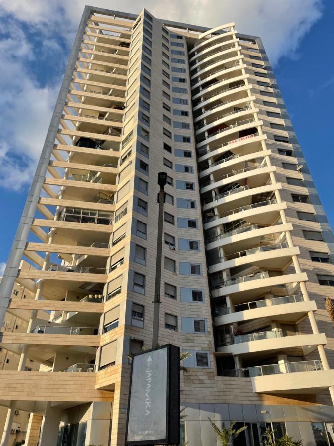 Isralux Apartments Бат Ям Екстериор снимка
