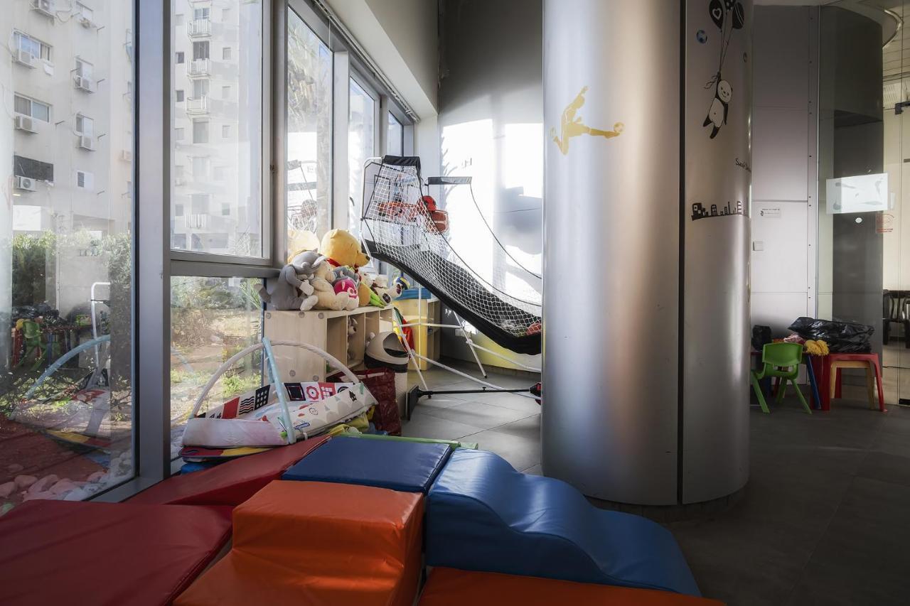 Isralux Apartments Бат Ям Екстериор снимка