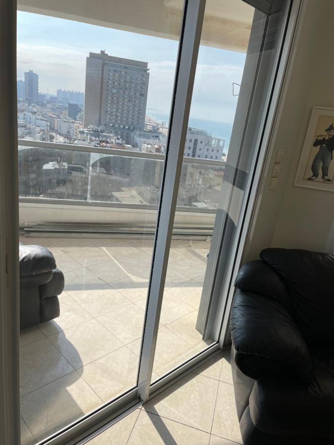 Isralux Apartments Бат Ям Екстериор снимка