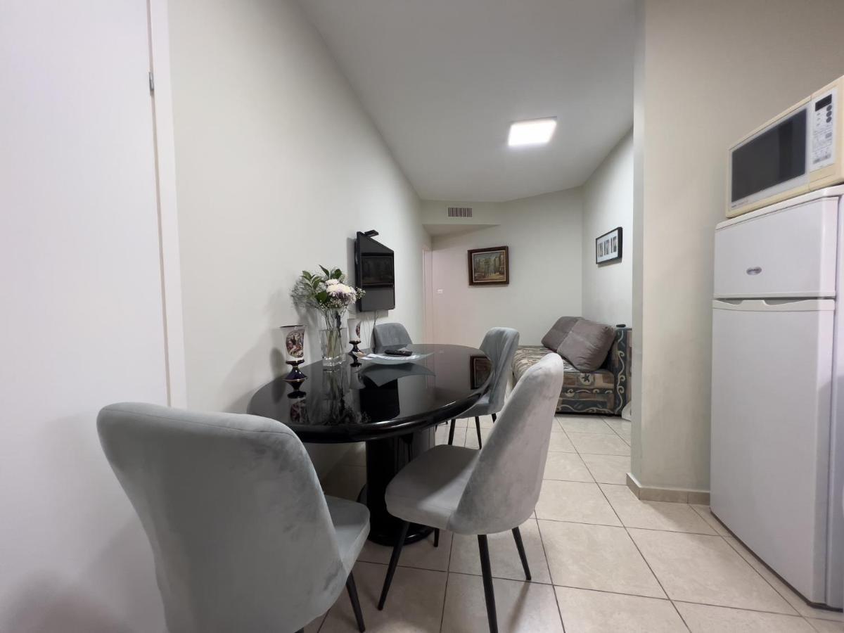Isralux Apartments Бат Ям Екстериор снимка